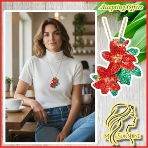 Boutique NEW - XMAS flower bling sparkle necklace